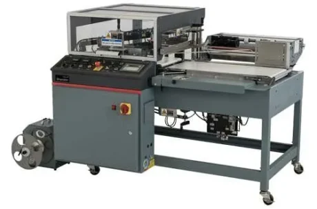 Industrial automatic packaging machine with conveyor system and control panel for product handling and sealing
