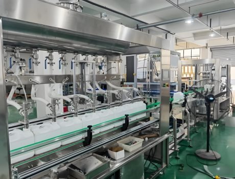: Stainless steel packaging machine with conveyor system